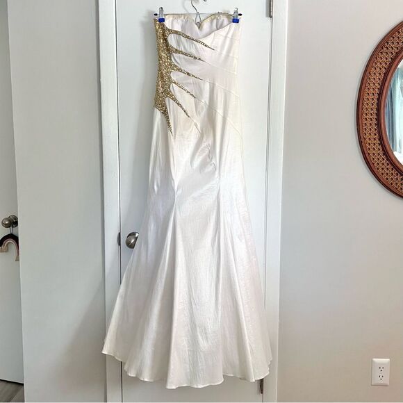 🚨SALE🚨 La Femme White Gold Beaded Strapless Trumpet Gown Prom Dress 4 - Picture 9 of 16